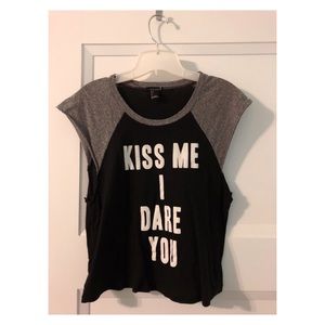 Kiss me I dare you Top
